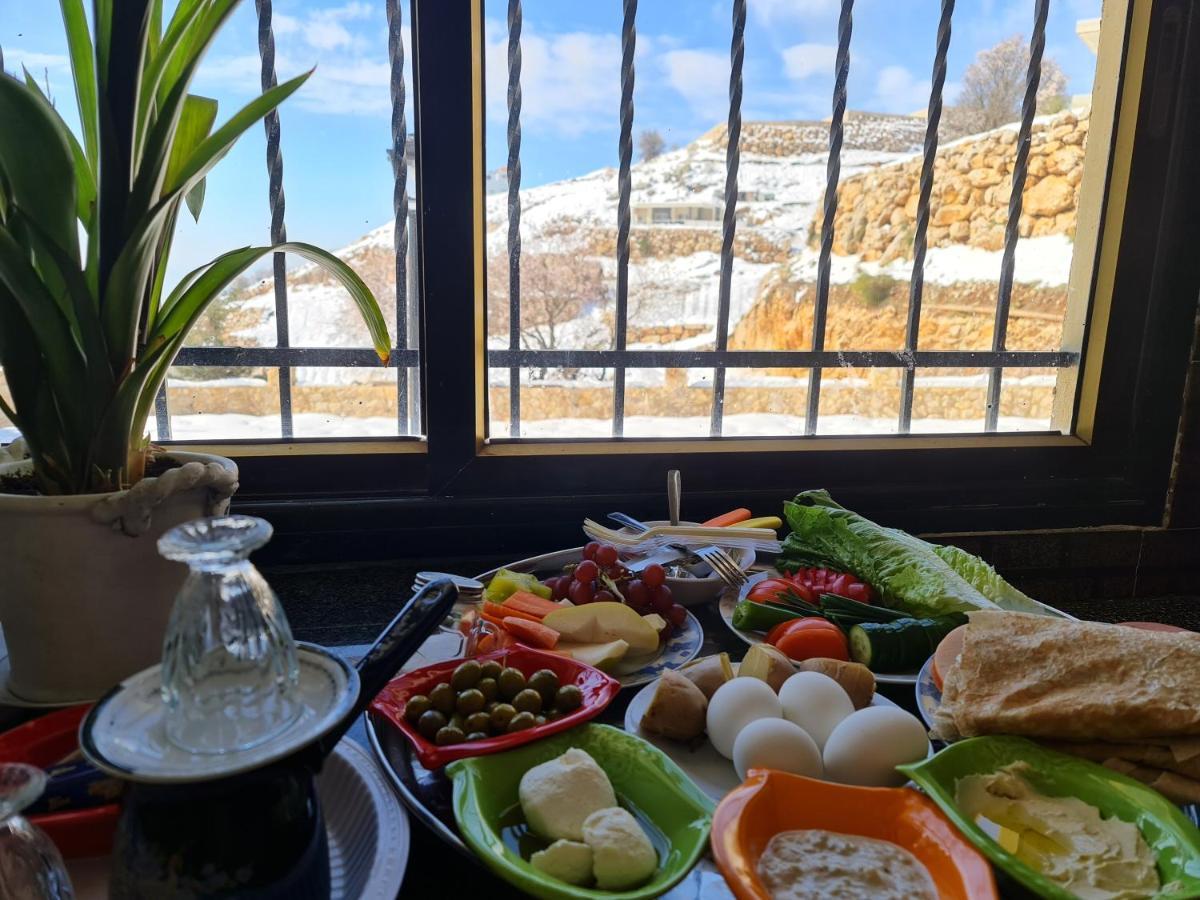 Vida Bhermon 2, One Small Wooden Cabin Majdal Shams Esterno foto